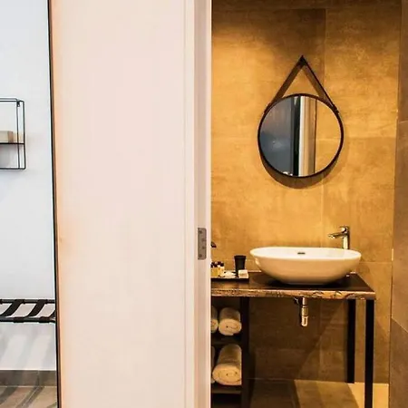 The Valley 8 With Parking On Premises Pensiune 4*