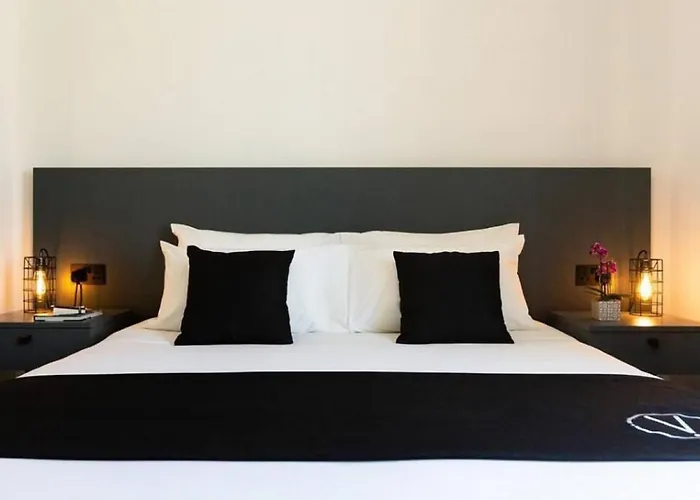 The Valley 8 With Parking On Premises ゲストハウス 4*