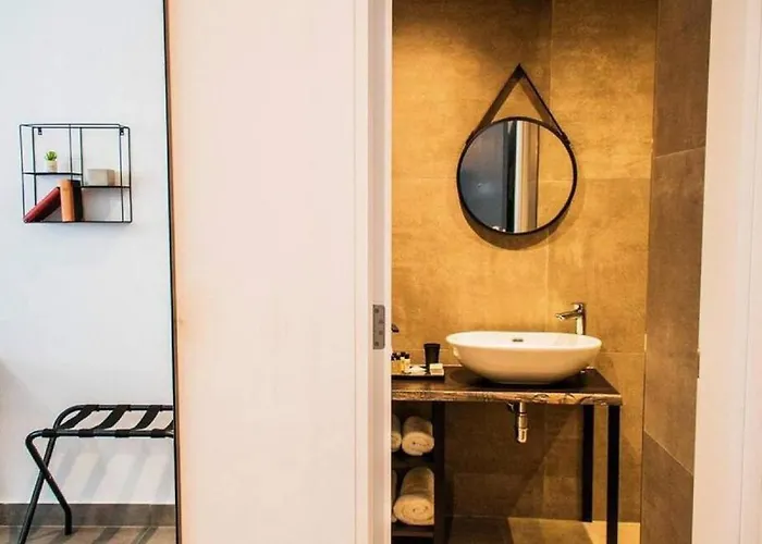 The Valley 8 With Parking On Premises ゲストハウス 4*