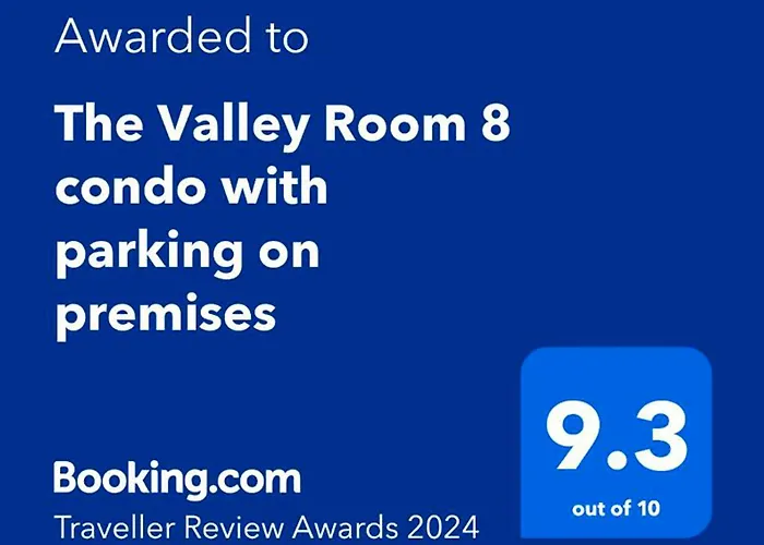 The Valley 8 With Parking On Premises ゲストハウス 4*